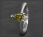 Preview: Diamant Ring mit 0,86ct, natürliche Farbe olivgrün