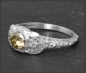 Preview: Jugendstil Design Ring, 0,60ct Brillant in olivgrün, 585 Gold