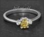 Preview: Diamant Ring 0,66ct olivgrün, Kisseschliff, 585 Gold