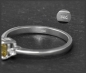 Preview: Diamant Ring 0,66ct olivgrün, Kisseschliff, 585 Gold