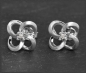 Preview: Ohrstecker mit kleinen Diamanten, 585 Weißgold
