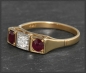 Preview: Antiker 1,30ct Diamant & Rubin Trilogie Ring, 585 Gold