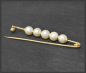 Preview: Vintage 750 Gold Brosche mit 7mm Akoya Perlen