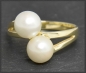 Preview: Gold Ring mit weißen 7,5mm Perlen
