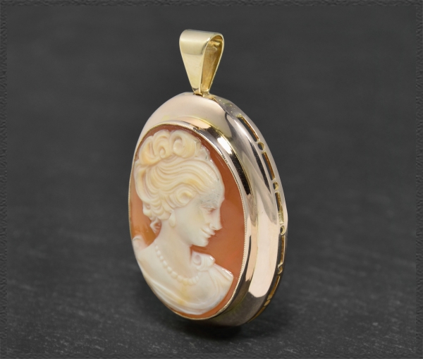 Anhänger mit Gemme, 333 Gold, Antik um 1930