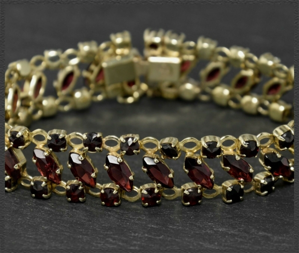 30ct Granat Armband aus 333 Gold 20,7g, Antik