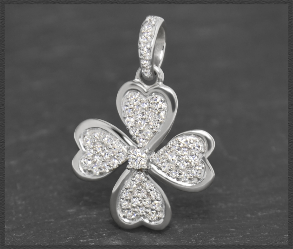 Anhänger "Kleeblatt"; 0,40ct Diamanten, 10K Gold