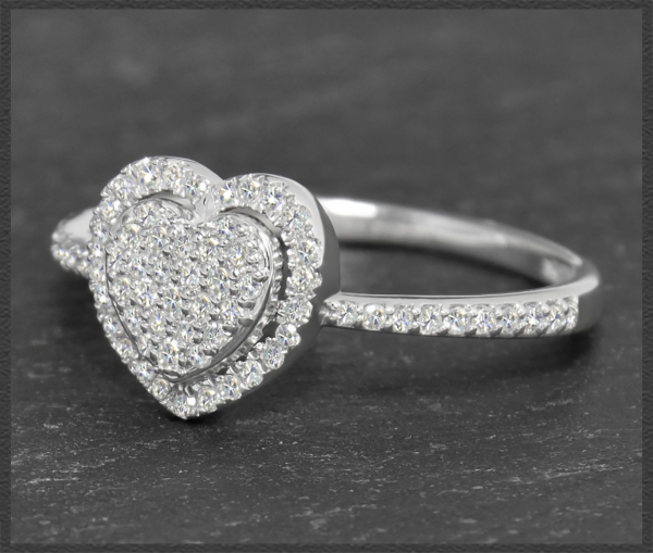 Preview: Herz Ring mit 0,45ct Diamanten, 10K Gold
