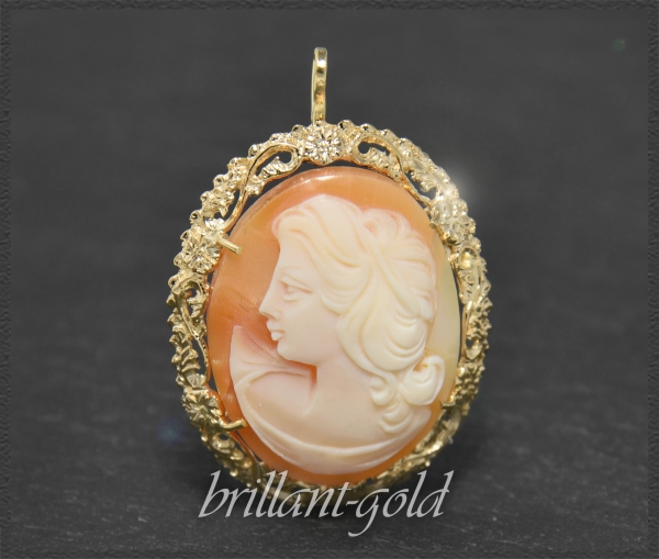 Anhänger aus 750 Gold mit Gemme, Antik