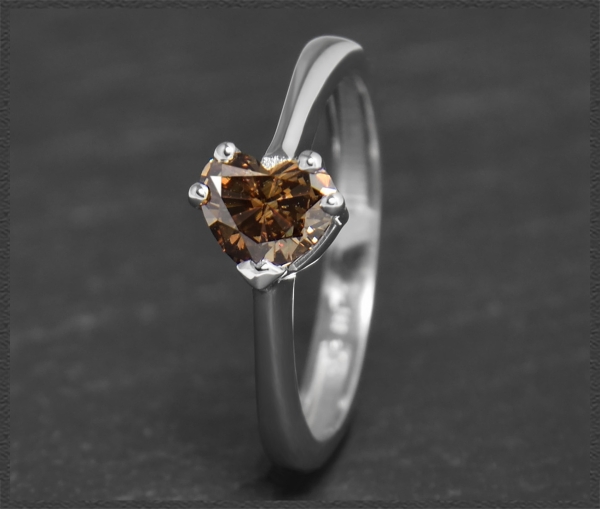 Diamant Herz Ring 0,69ct cognac-champagner, 585 Gold