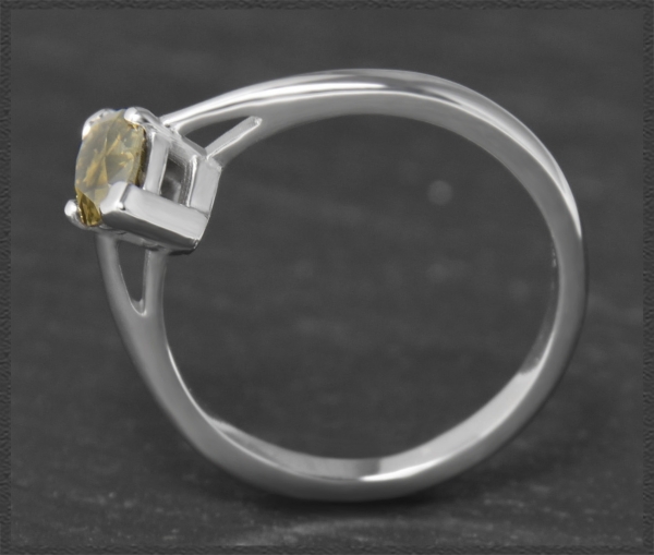 Diamant Solitär Ring, 0,94ct im Navette-Schliff, 585 Gold