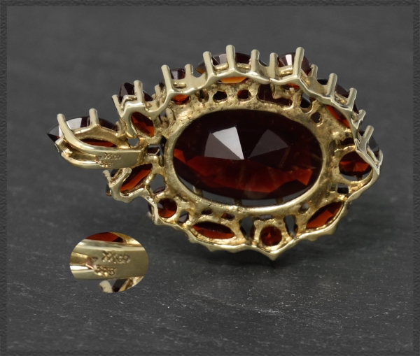 Granat Anhänger mit 12,5ct, 333 Gelbgold, Antik