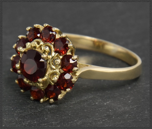 Antiker 1,70ct Granat 333 Gold Ring, Handarbeit