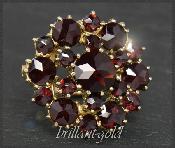 Ring, 9,20ct rote Granate, 333 Gold, Antik Cocktailring