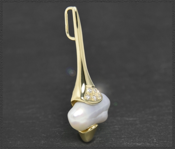 Perle & 0,20ct Diamant Anhänger, 585 Gelbgold