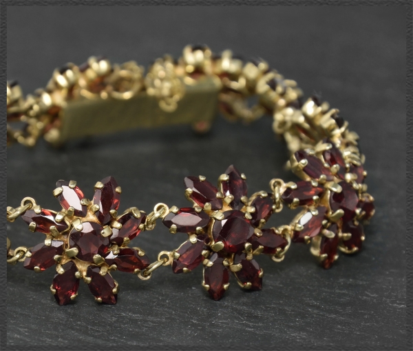 Granate 32ct Blumen Armband, 333 Gold, Vintage
