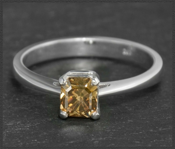 Diamant Ring 0,69ct im Radiant-Schliff, 585 Weißgold