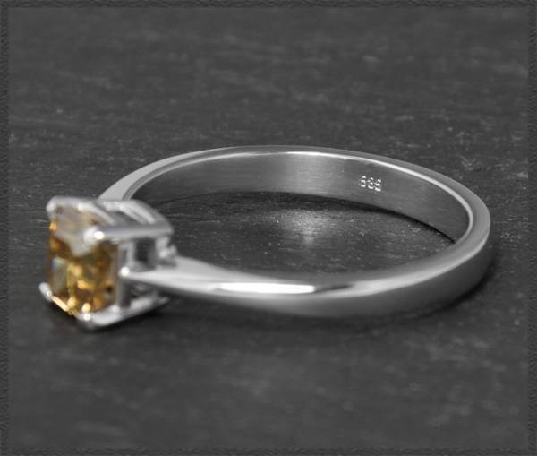 Diamant Ring 0,69ct im Radiant-Schliff, 585 Weißgold