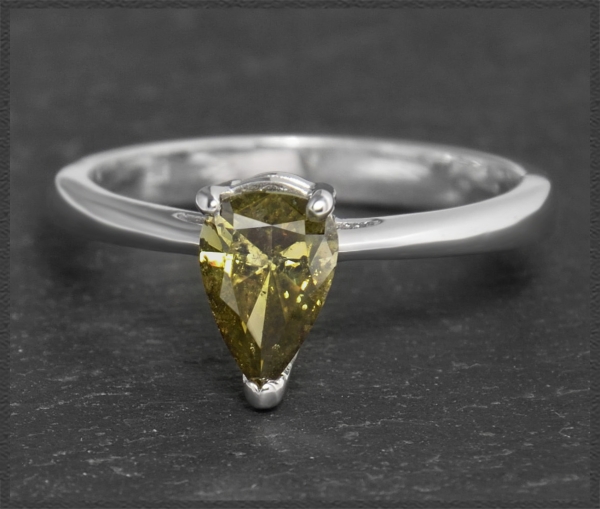 Diamant Ring mit 0,86ct, natürliche Farbe olivgrün