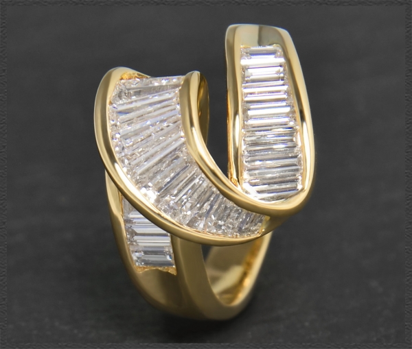 Cocktailring, 3,70ct Lupenrein & River Diamanten, 750 Gelbgold