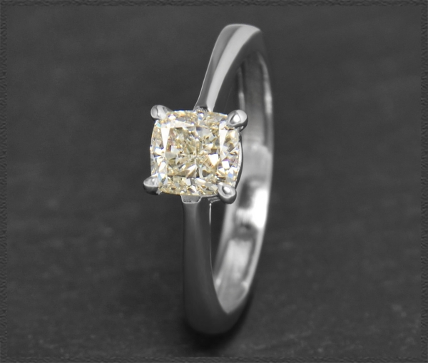 Diamant Ring 1,05ct Kissenschliff Solitär, 585 Gold
