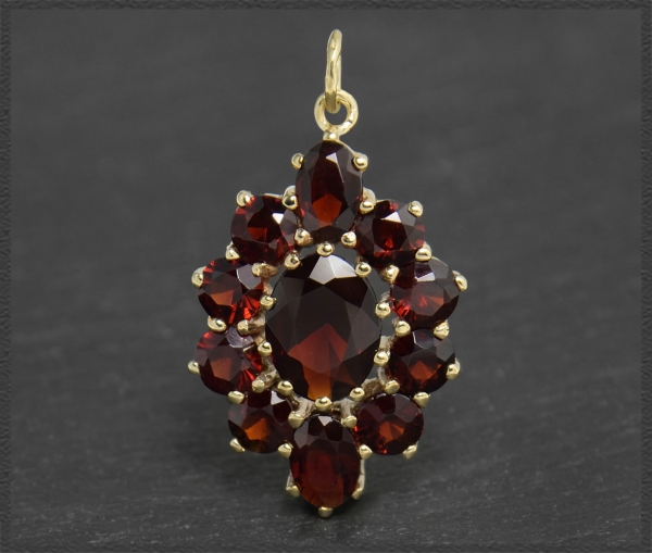 Granat Anhänger mit 7,30ct, aus 333 Gold, Vintage