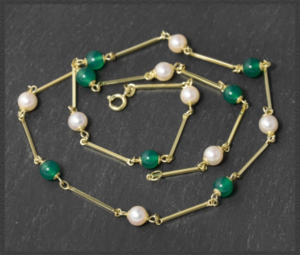 Collier mit Akoya Perlen & Chrysopras, 585 Gold