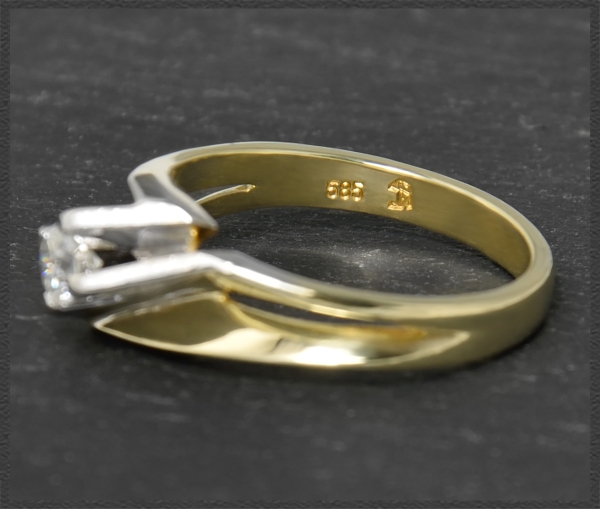 Ring, lupenreiner 0,24ct Brillant, 585 Gold, Vintage