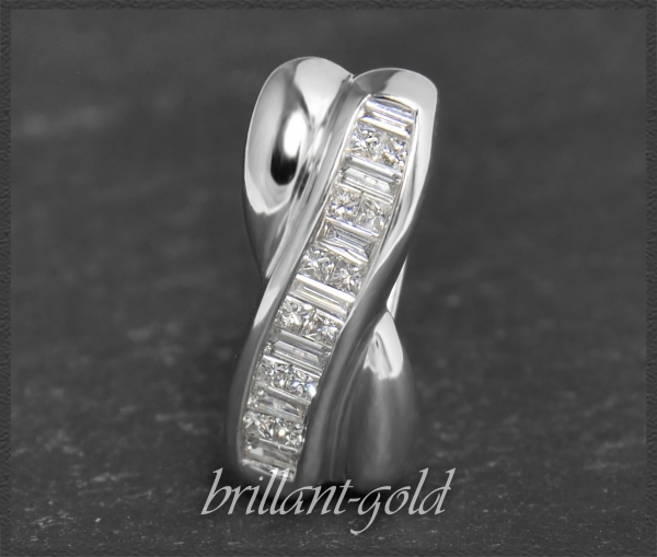 Diamant Anhänger aus 585 Gold mit 0,33ct