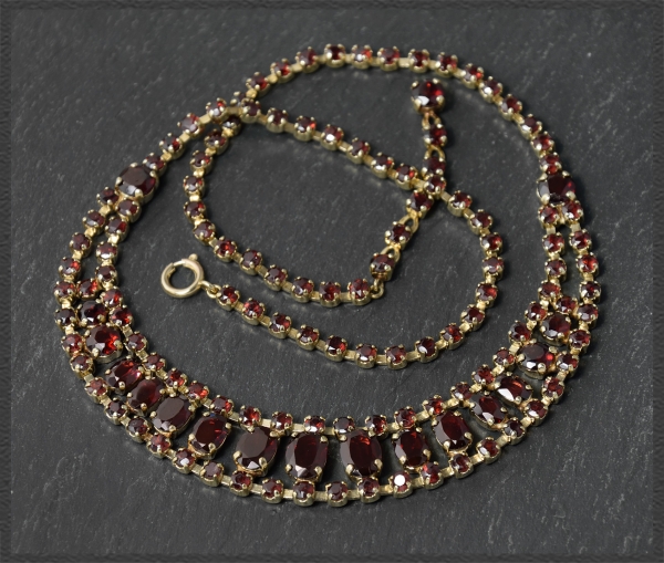 Vintage 333 Gold Collier, 36ct rote Granate