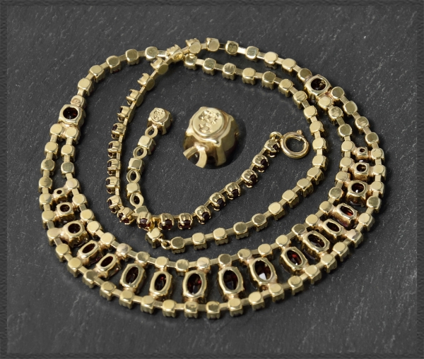 Vintage 333 Gold Collier, 36ct rote Granate