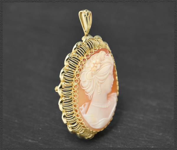 Vintage Anhänger/ Brosche mit Kamee Gemme