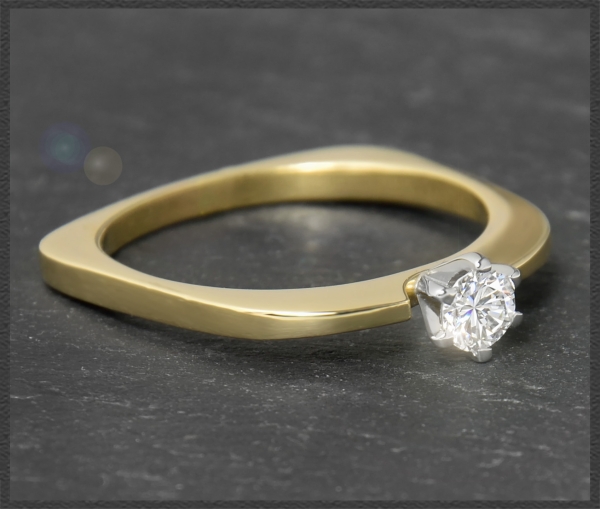 Designer Brillant Ring mit 0,27ct Solitär, 750 Gold