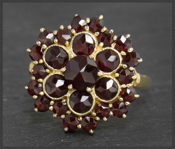 Vintage Granat Ring mit 4,60ct aus 333 Gelbgold