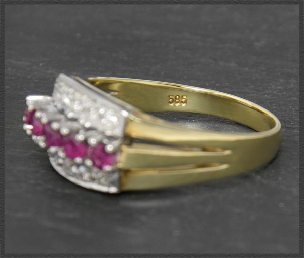 Preview: Diamant & Turmalin Ring mit 0,65ct, 585 Gold