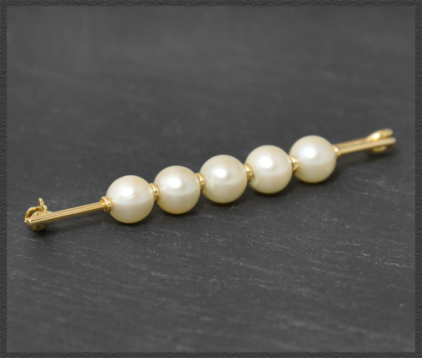Vintage 750 Gold Brosche mit 7mm Akoya Perlen