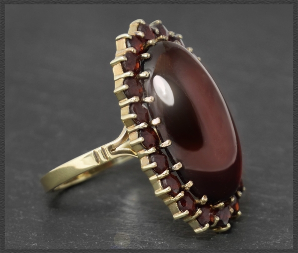 Preview: Granat Ring mit 19ct, 333 Gold, Handarbeit, Antik