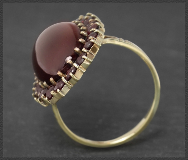 Preview: Granat Ring mit 19ct, 333 Gold, Handarbeit, Antik