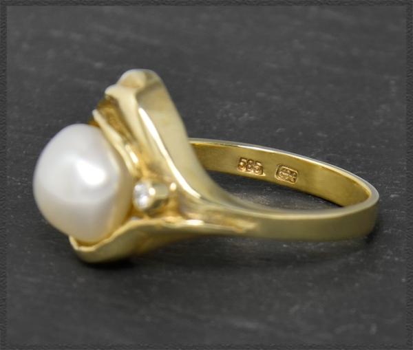 Preview: Diamant & Akoya Perlen Ring, 585 Gelbgold