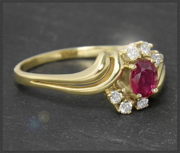 Preview: Diamant & Rubellit Ring mit 0,68ct, 585 Gelbgold