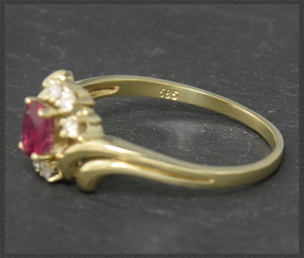 Preview: Diamant & Rubellit Ring mit 0,68ct, 585 Gelbgold