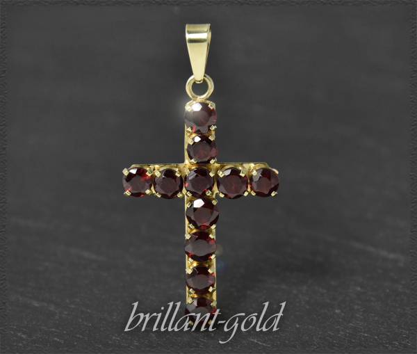 Kreuz Anhänger mit 5,50ct Granate, in 333 Gelbgold