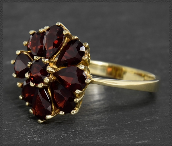 Preview: Gold Ring, 5ct rote Granate, Vintage Blüten Ring