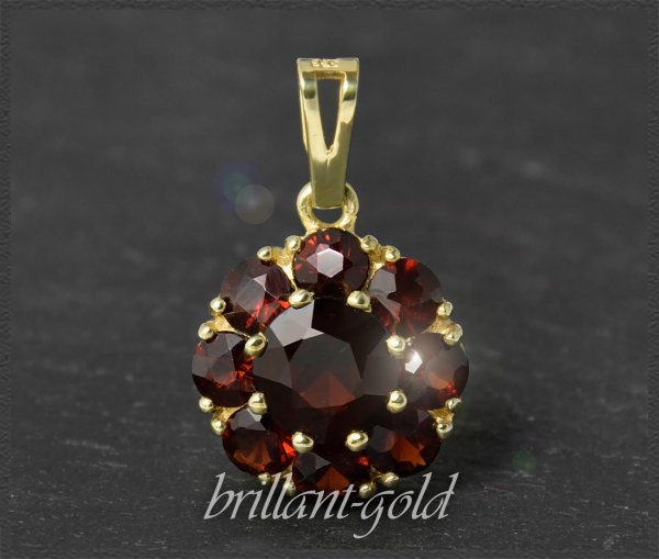 Granat Anhänger aus 333 Gold mit 2,40ct
