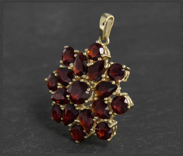 Preview: Anhänger mit 9,70ct Granate, 333 Gelbgold, Vintage