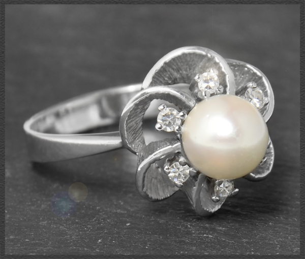 Diamant & Perlen Blumen Ring, 585 Weißgold, Vintage