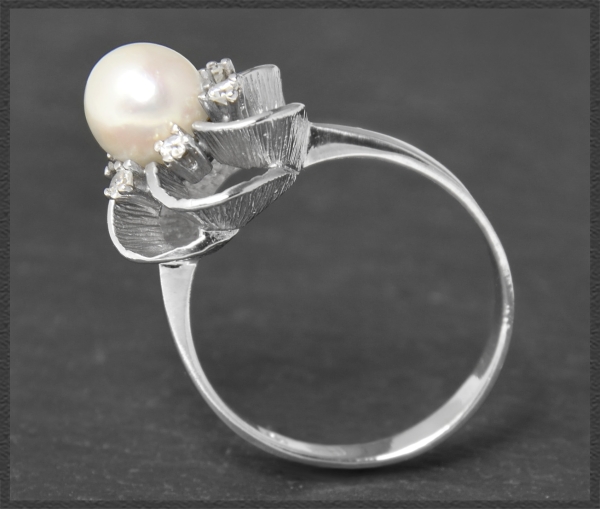 Diamant & Perlen Blumen Ring, 585 Weißgold, Vintage