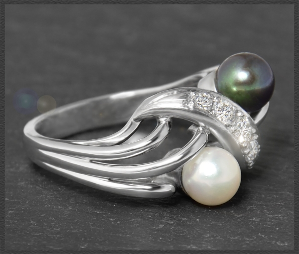 Tahiti & Akoya Perlen Ring mit Diamanten, 585 Weißgold