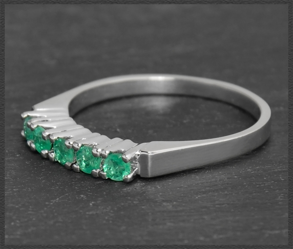 Preview: Smaragd Ring mit 0,40ct, 585 Weißgold