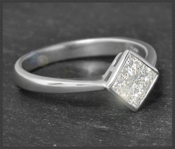 Ring mit 0,60ct Princess Diamanten, Bluff Solitär, Weißgold